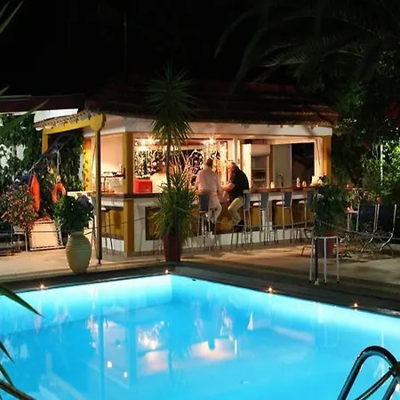 Lydia's Beach Hotel Nikiana