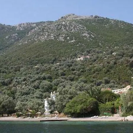 Lydia's Beach 3*