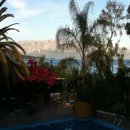 Lydia's Beach Hotel 3*
